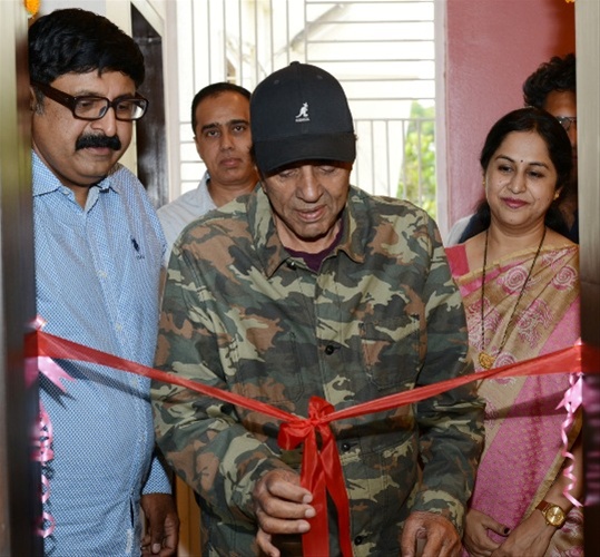 Veteran actor Dharmendra inaugurating the Suman Shilpa office. Mahesh and Uma Nampurkar are also seen in the photo.