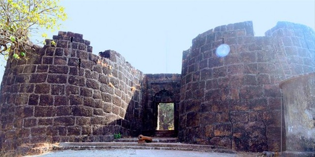 बाणकोटचा किल्ला