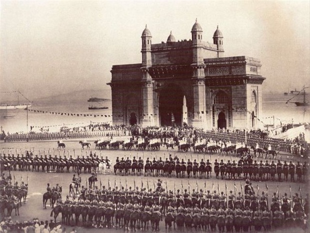 गेटवे ऑफ इंडिया - १९२४मधील फोटो